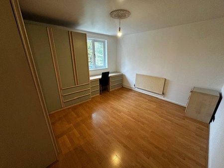 3 bedroom end of terrace house to rent - Photo 4