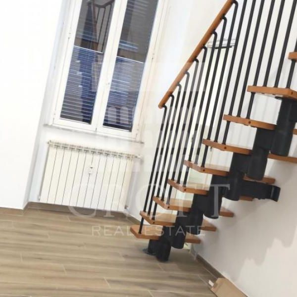 ATTIC - PRATI: Renovated 2 bedroom, 2 bath, spacious living, new modern kitchen and baths, private terrace. Silent, sunny apartment in doorman building with elevator, walk to shops, services, metro. - Ref 363 - Photo 1