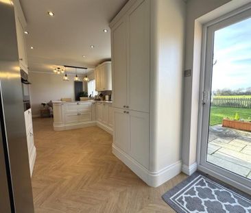 4 Bedroom Detached To Let - Photo 4