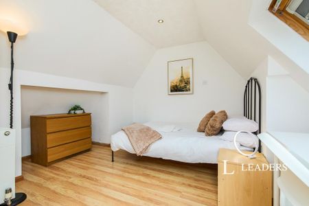 5 bedroom semi-detached house to rent - Photo 5