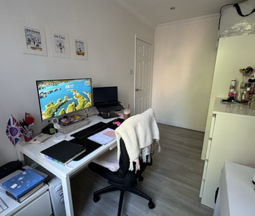 3 bedroom flat to rent - Photo 3 | Rentumo