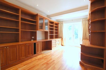 6 Bedroom Gated Detached House, Coombe Lane West, Kingston Upon Thames - Photo 5