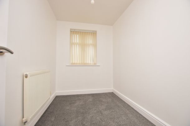 3 Bedroom End of Terrace - Photo 1