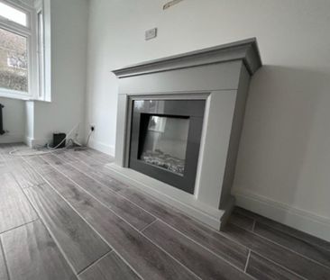 4 bedroom detached house to rent - Photo 2