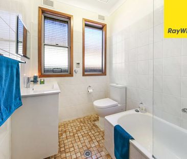 3 Bedroom House in Convenient Location - Photo 6