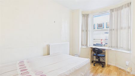 3 Bedroom House - Photo 4