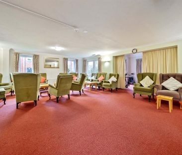 1 bedroom retirement property to rent - Photo 2