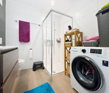 Appartement de 2,5 pièces au rez-de-chaussée - Photo 2