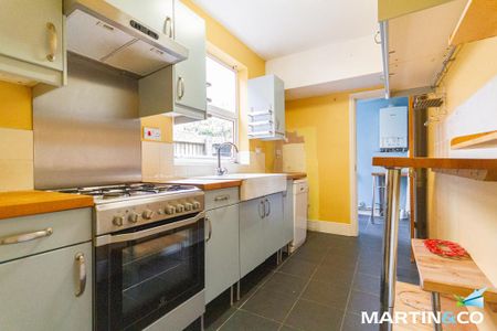 2 bedroom terraced house to rent - Photo 2