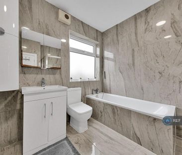 3 bedroom terraced house to rent - Photo 4