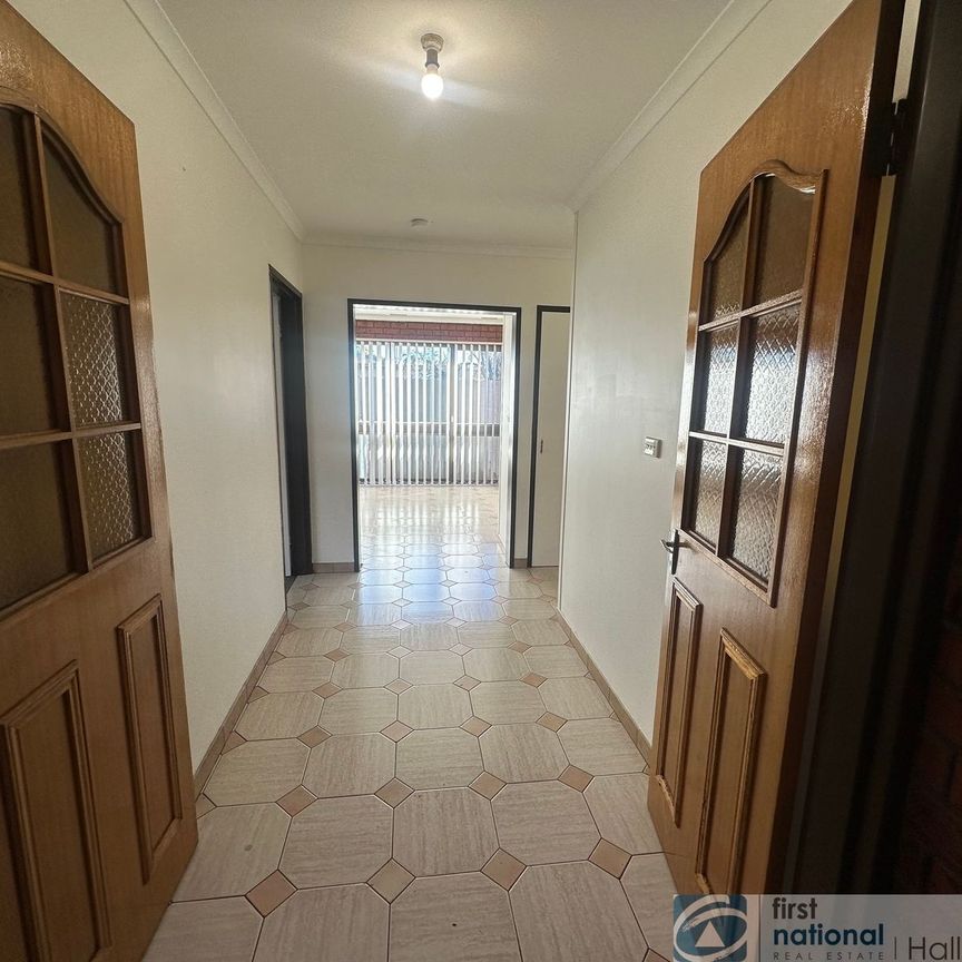 2 / 1 Easterleigh Court, Dandenong - Photo 1