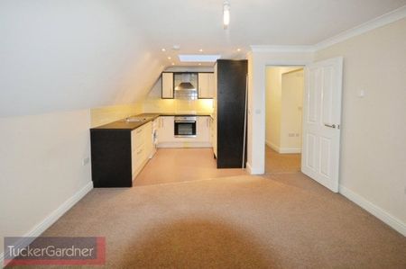 Cambridge Road, Great Shelford - Photo 2