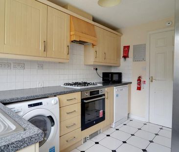 1 bedroom in a house share to rent - Photo 5