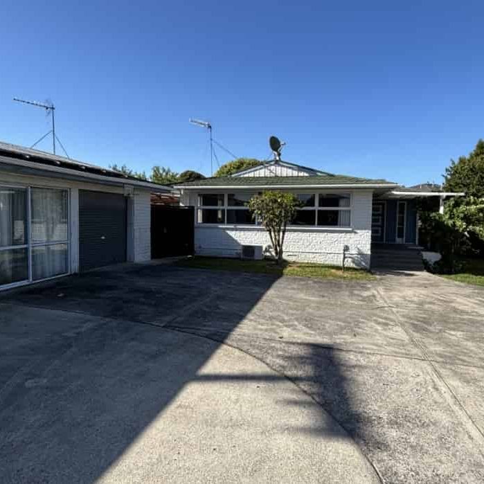 Cool down this summer in your own backyard pool - Photo 1