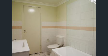 1ST FLOOR UNIT - WALK TO STATION - Photo 5