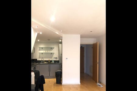 1 Bed Flat, Adams Walk, NG1 - Photo 2