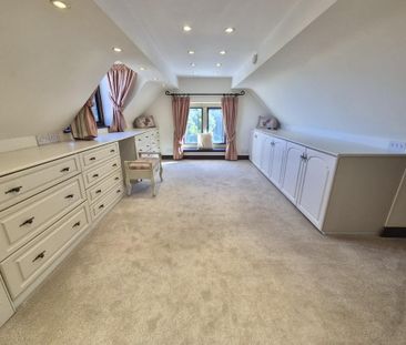 4 bedroom semi-detached house to rent - Photo 4