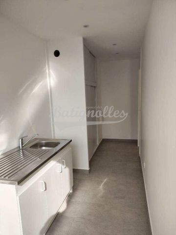 Location Appartement 2 pièces 49m² PARIS 19ème - Photo 3