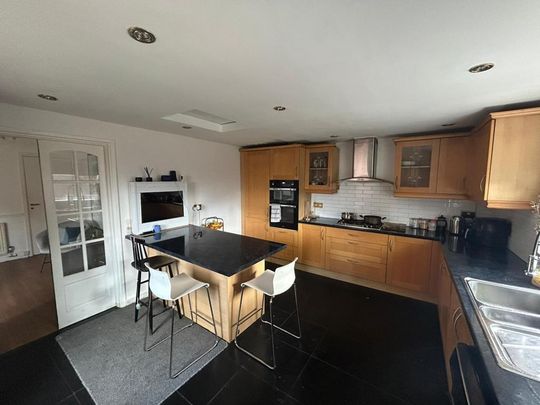 4 bedroom detached house to rent - Photo 1