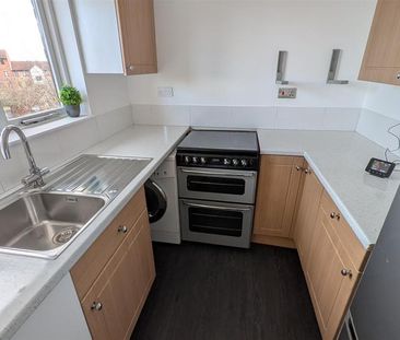 1 bedroom flat to rent - Photo 2