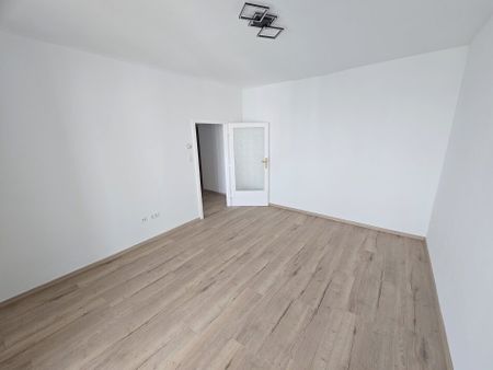 Sonnwendviertel, Erstbezug nach Sanierung, 5 Liftstock,WG-tauglich helle, moderne Wohnung, 4 Min zur U-Bahn, 1.200 € - Photo 4