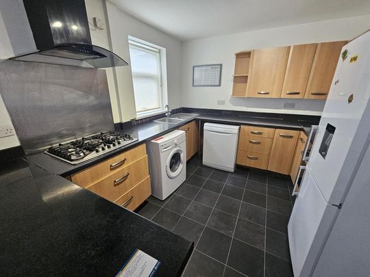 4 bedroom house to rent - Photo 1