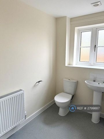 1 bedroom flat to rent - Photo 5