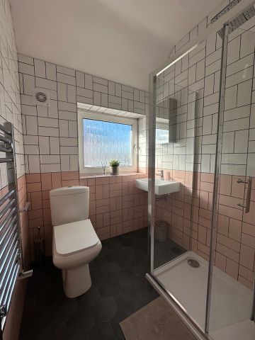 Room in a Shared House, Bewlys Road, SE27 - Photo 3