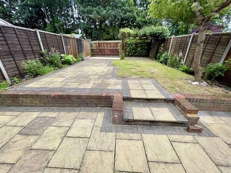 Longhedge, Caldecotte, MK7 - Photo 3