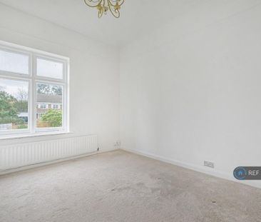 2 bedroom maisonette to rent - Photo 2