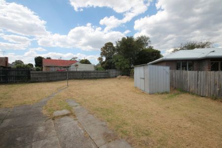 Private Court Location / Spacious Backyard - Photo 4