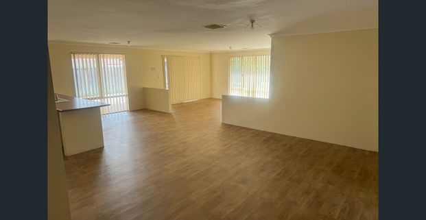 WALK TO SCHOOL - Photo 1