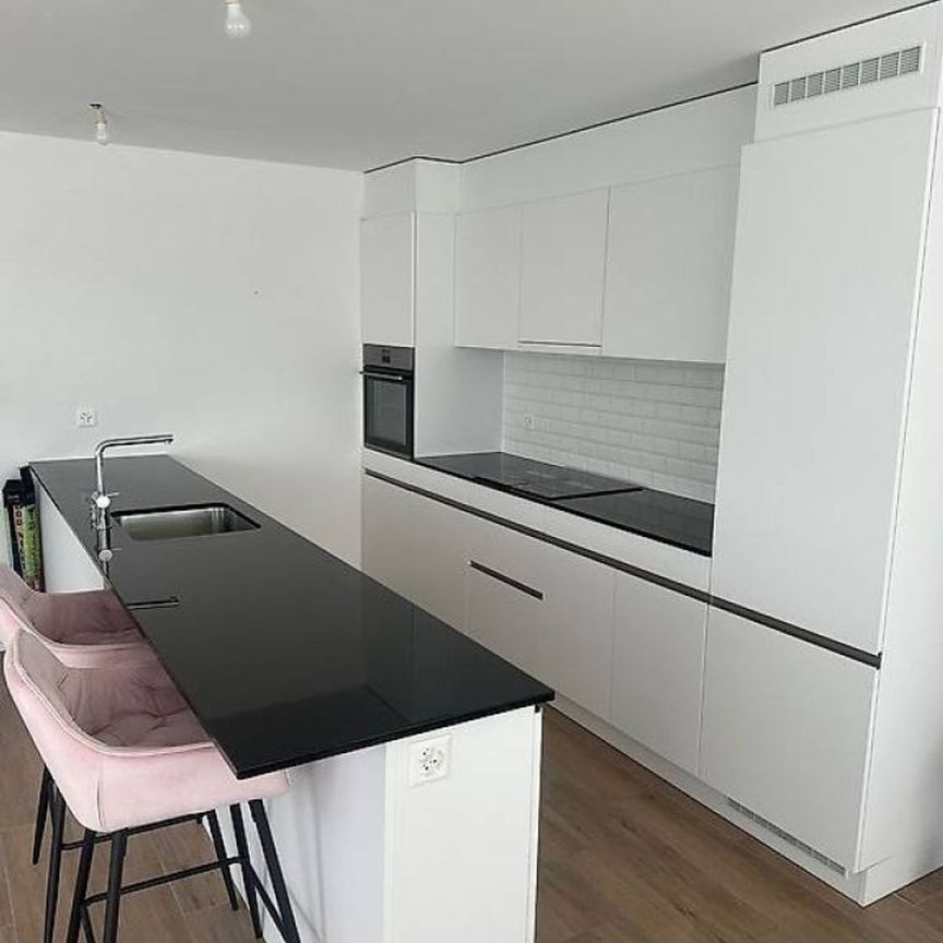 Prächtige 3.5-Zimmer-Dachwohnung in Givisiez - Photo 1