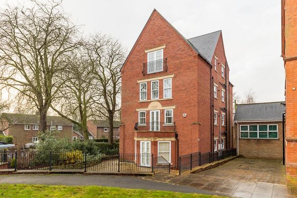To Let 2 Bed Apartment - Photo 1