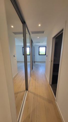 Location Appartement 5 pièces 164m² ANNECY LE VIEUX 74940 - Photo 5