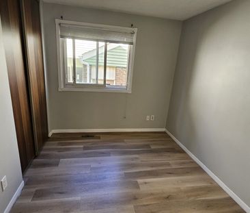 For Lease - 3413 Rockwood Drive, Burlington, Ontario - Photo 5