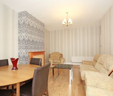 Hedgeley, Woodford Avenue, Ilford IG4 - Photo 5