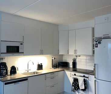 A well planned and nice two room apartment in Täby - Photo 5