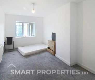 4 bedroom semi-detached house to rent - Photo 4
