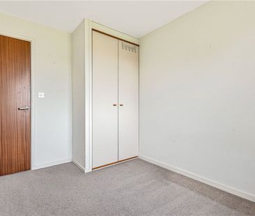 **6 months only** Nestled in the picturesque village of Great Coxwe... - Photo 3