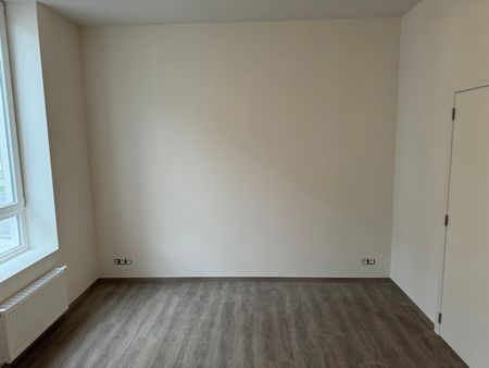 1-slpk-appartement / volledig vernieuwd / goede ligging - Photo 2