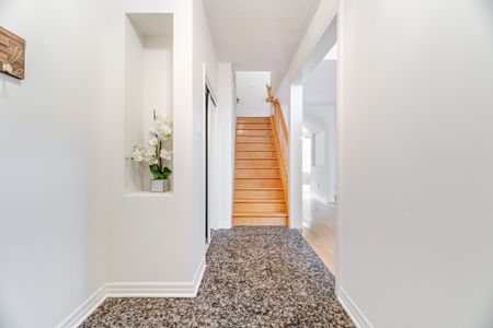 For Lease - 2499 SCOTCH PINE Drive, Oakville, Ontario - Photo 2