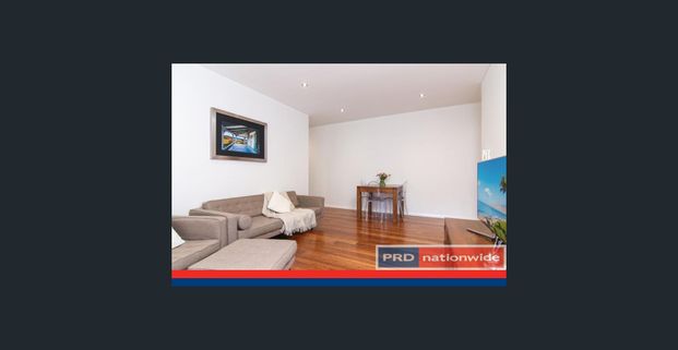 BEAUTIFULLY MODERN 2 BEDROOM APARTMENT - Photo 1