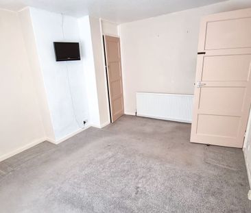 3 Bedroom - Photo 2