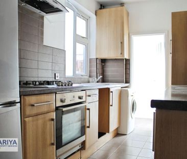 3 bedroom terraced house to rent - Photo 3
