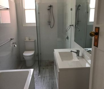 Beautiful 3 Bedroom Home - Photo 6