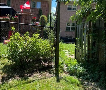 For Lease - 393 Pickering Crescent, Newmarket, Ontario - Photo 1