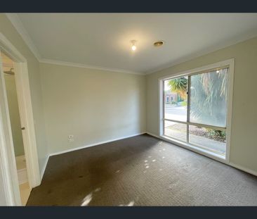 21 Horseshoe Circuit, Truganina, Vic 3029 - Photo 1