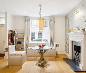 A beautifully presented period Chelsea townhouse with a private gar... - Photo 1