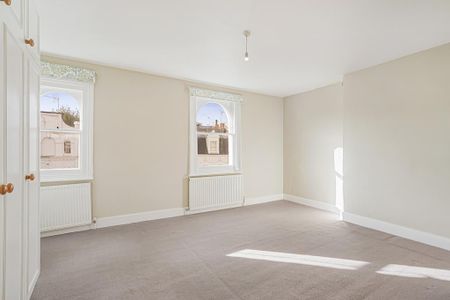 4 bedroom terraced house to rent - Photo 4